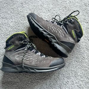 Lowa Explorer II GTX Men’s Size 9.5 Hiking Shoes Lace Up Mid Top Boots